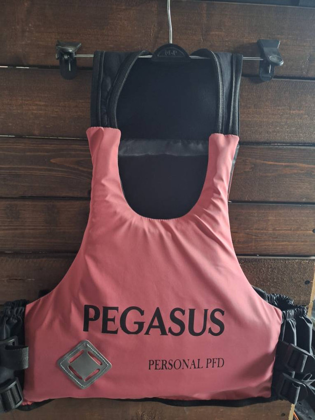 جلیقه نجات درهنوردی و رفتینگ و شنا (لایف جاکت) برند پگاسوس PEGASUS